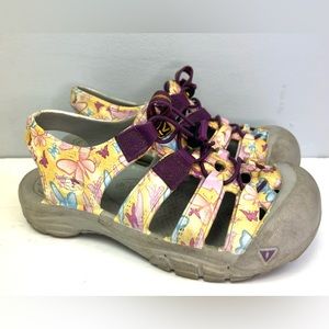 Keen-Youth Butterfly Shoes-Size:2Y, Pre-Owned, bottom needs cleaning‎